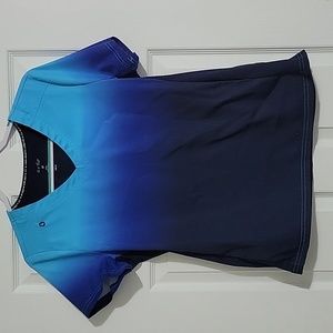 Blue to navy ombre, medium scrub top, Koi lite